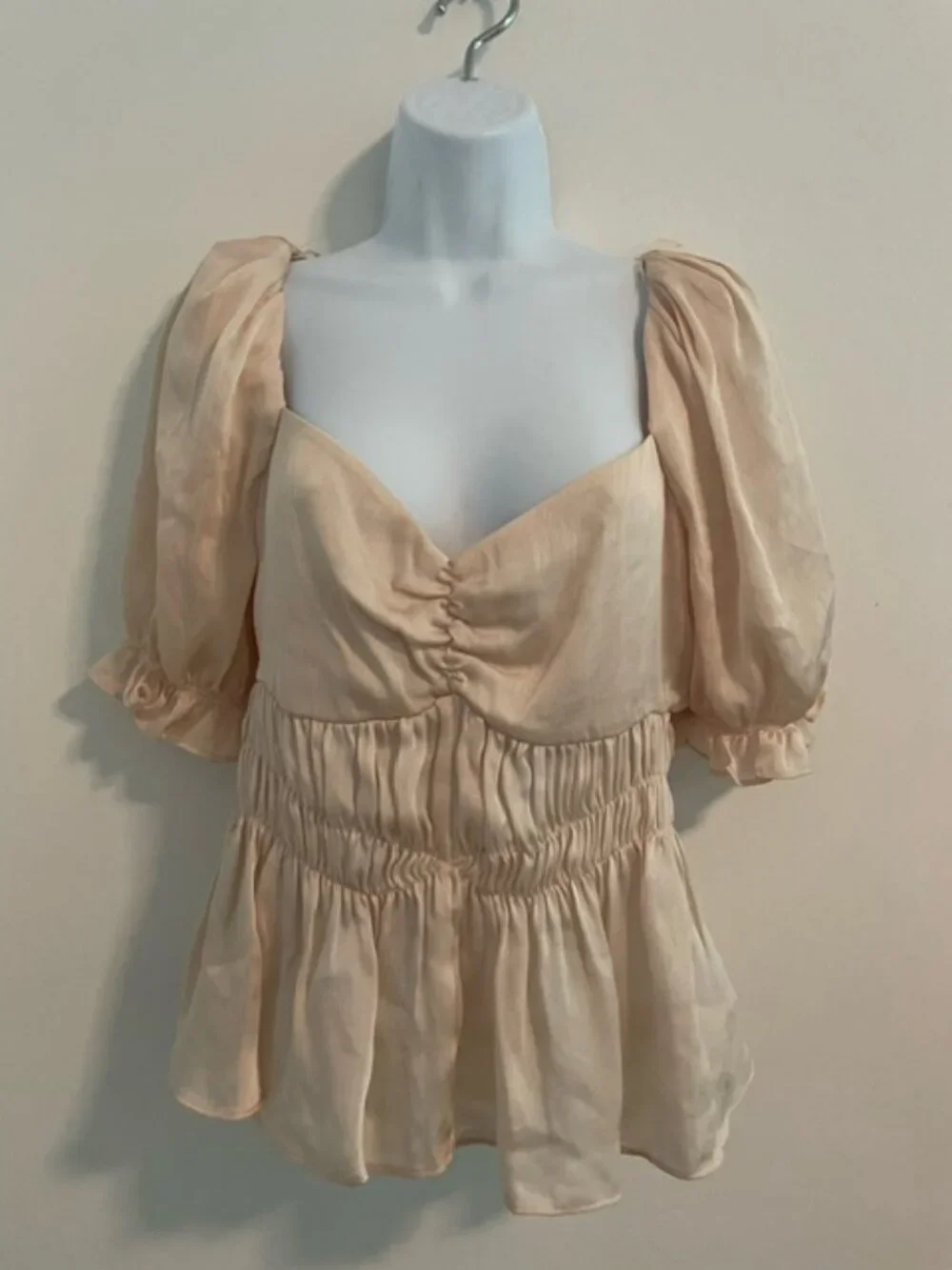 ASTR The Label Ivory Puff Sleeve Peplum Top Romantic Statement Blouse M